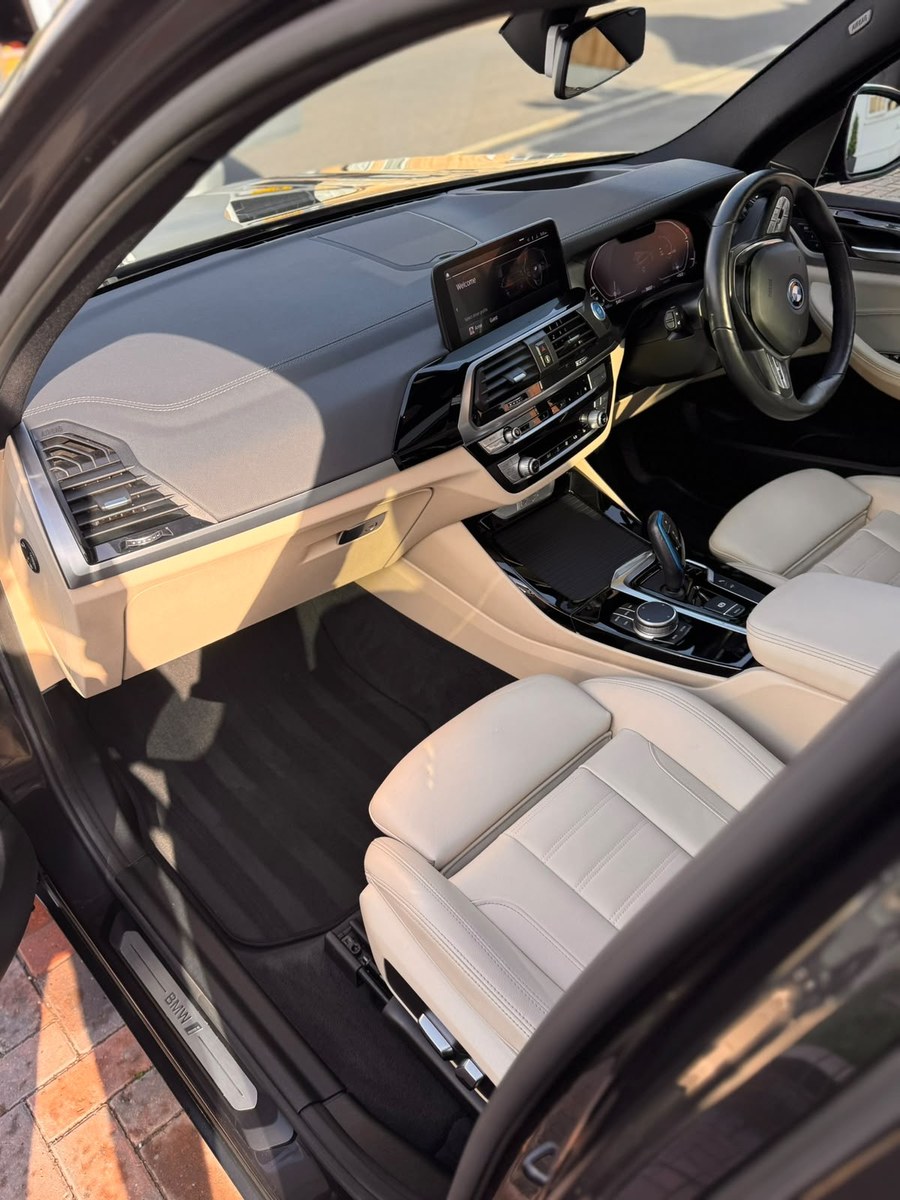 BMW 5 Series dashboard and front seats after a detail